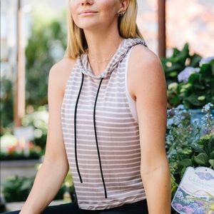 Zyia cropped hoodie NWT size M